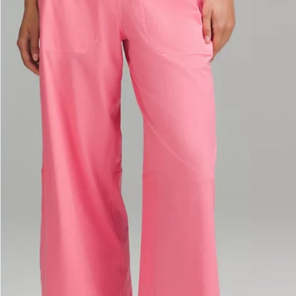 Lululemon mid rise Swift wide leg size 8 NWT